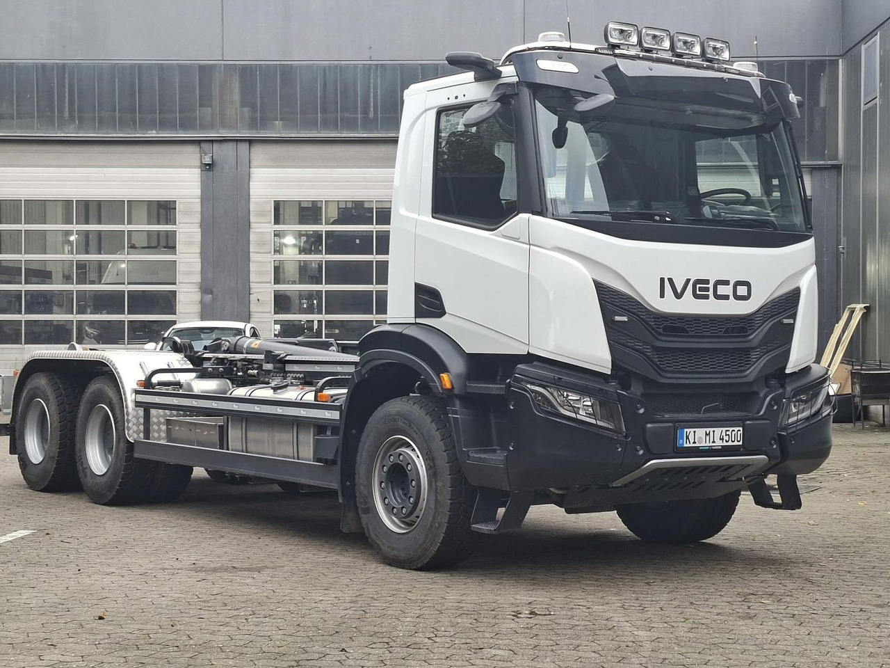 Iveco X-Way AD300X46Z/P HR OFF MEILLER ABROLLKIPPER - شاحنة قلاب: صورة 1 Iveco X-Way AD300X46Z/P HR OFF MEILLER ABROLLKIPPER - شاحنة قلاب: صورة 1