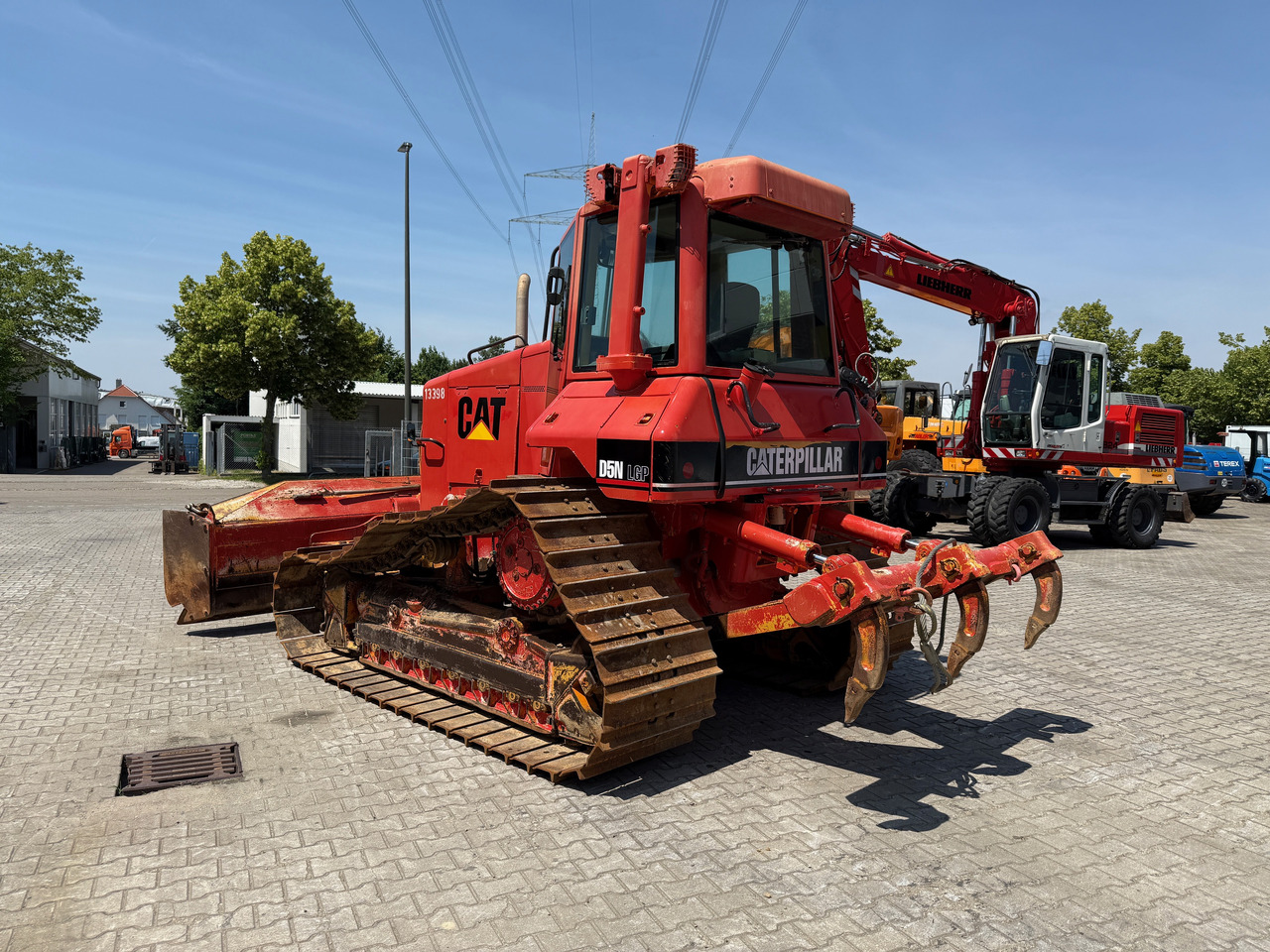 CATERPILLAR D5N FTC LGP Raupe mit 6-Wege + Heckaufreißer - بلدوزر: صورة 5 CATERPILLAR D5N FTC LGP Raupe mit 6-Wege + Heckaufreißer - بلدوزر: صورة 5