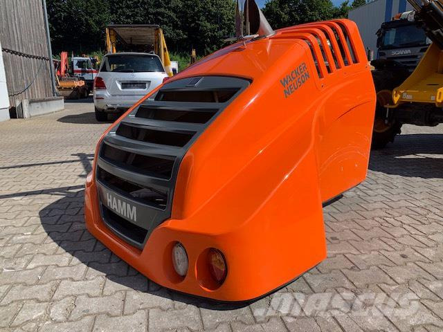 Hamm H13 H16 Motorhaube - غطاء السيارة - آلات الإنشاء: صورة 2 Hamm H13 H16 Motorhaube - غطاء السيارة - آلات الإنشاء: صورة 2