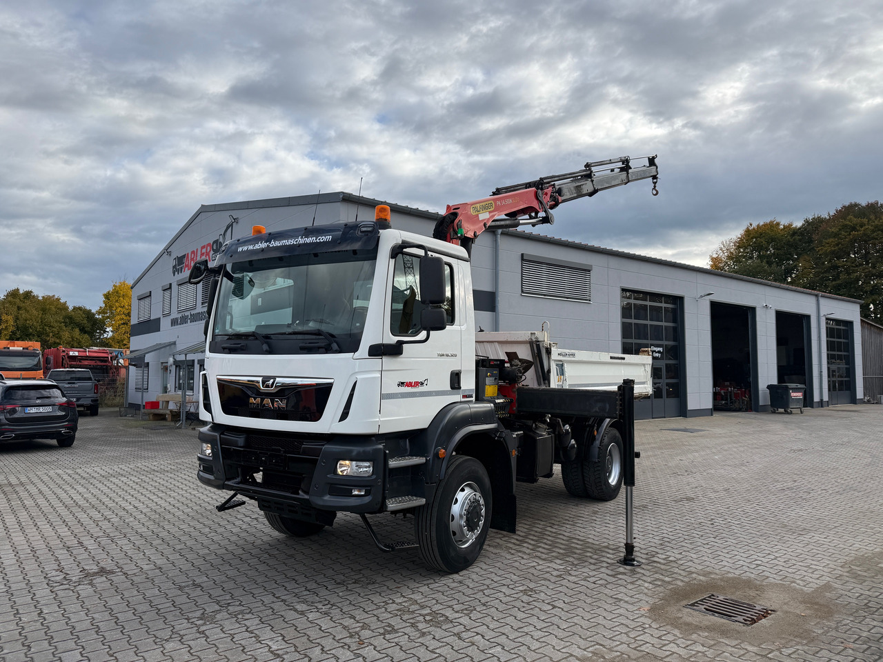MAN TGM 18.320 Kipper+Kran Palfinger 4x4 Funk Greifer - شاحنة قلاب, شاحنة كرين: صورة 4 MAN TGM 18.320 Kipper+Kran Palfinger 4x4 Funk Greifer - شاحنة قلاب, شاحنة كرين: صورة 4