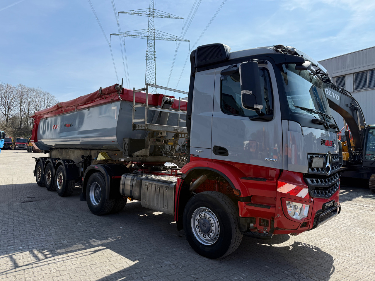 Mercedes-Benz 1851 Arocs ECHTER 4x4 mit Schmitz Kippauflieger - شاحنة قلاب: صورة 3 Mercedes-Benz 1851 Arocs ECHTER 4x4 mit Schmitz Kippauflieger - شاحنة قلاب: صورة 3