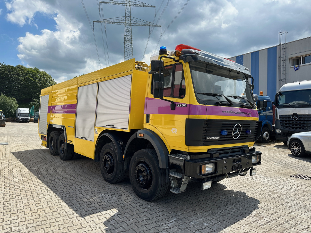 Mercedes-Benz 3238 SK Löschfahrzeug Rosenbauer Wasser + Schaum 66m Wurfweite - شاحنة حريق: صورة 3 Mercedes-Benz 3238 SK Löschfahrzeug Rosenbauer Wasser + Schaum 66m Wurfweite - شاحنة حريق: صورة 3