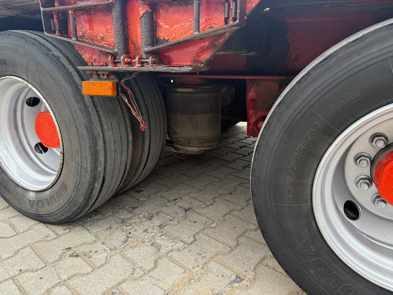 نصف مقطورة بلودر منخفض Müller Mitteltal TS3 Tieflader Auflieger mit hydr. Rampen: صورة 9