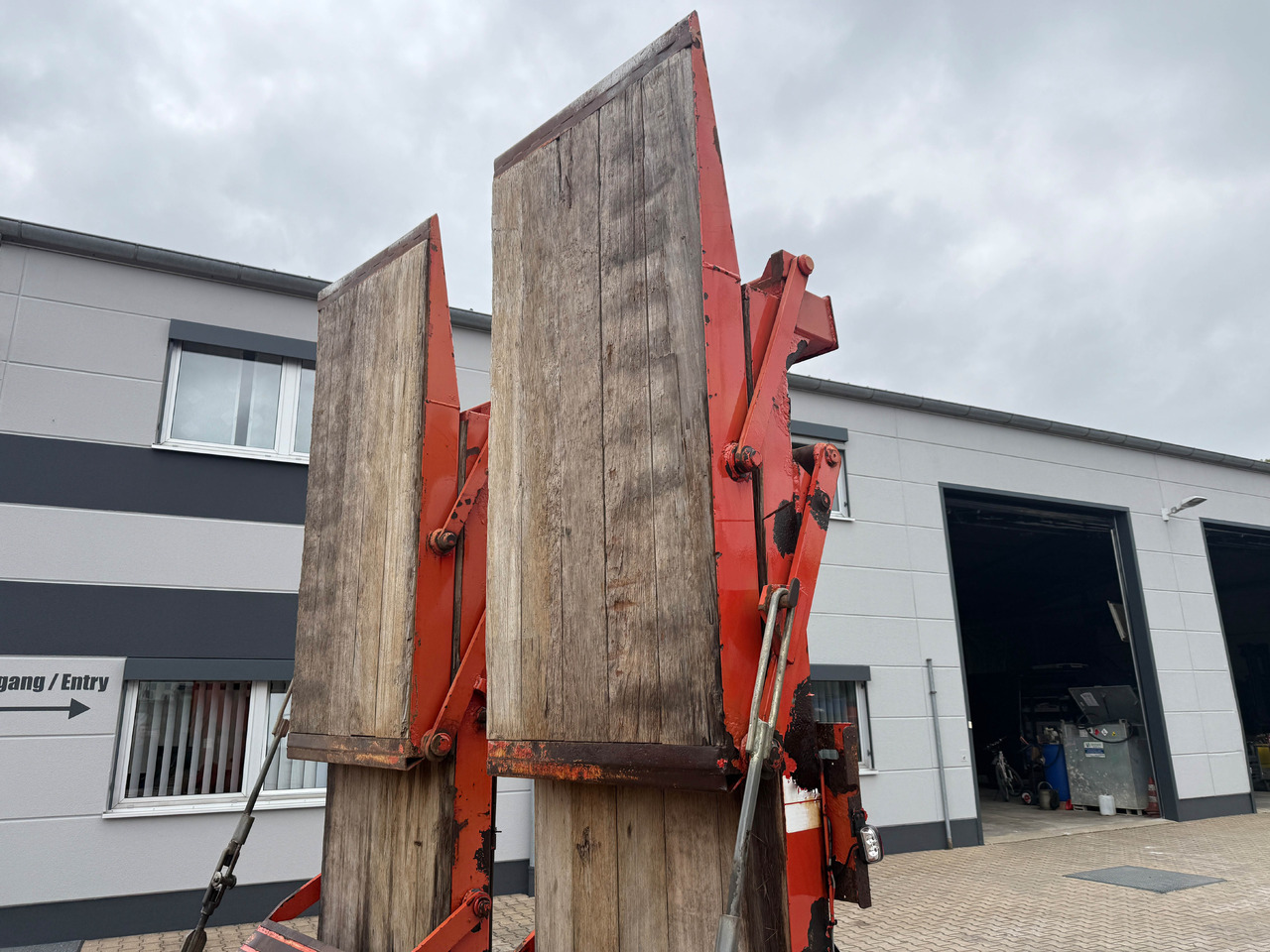 نصف مقطورة بلودر منخفض Müller Mitteltal TS3 Tieflader Auflieger mit hydr. Rampen: صورة 7