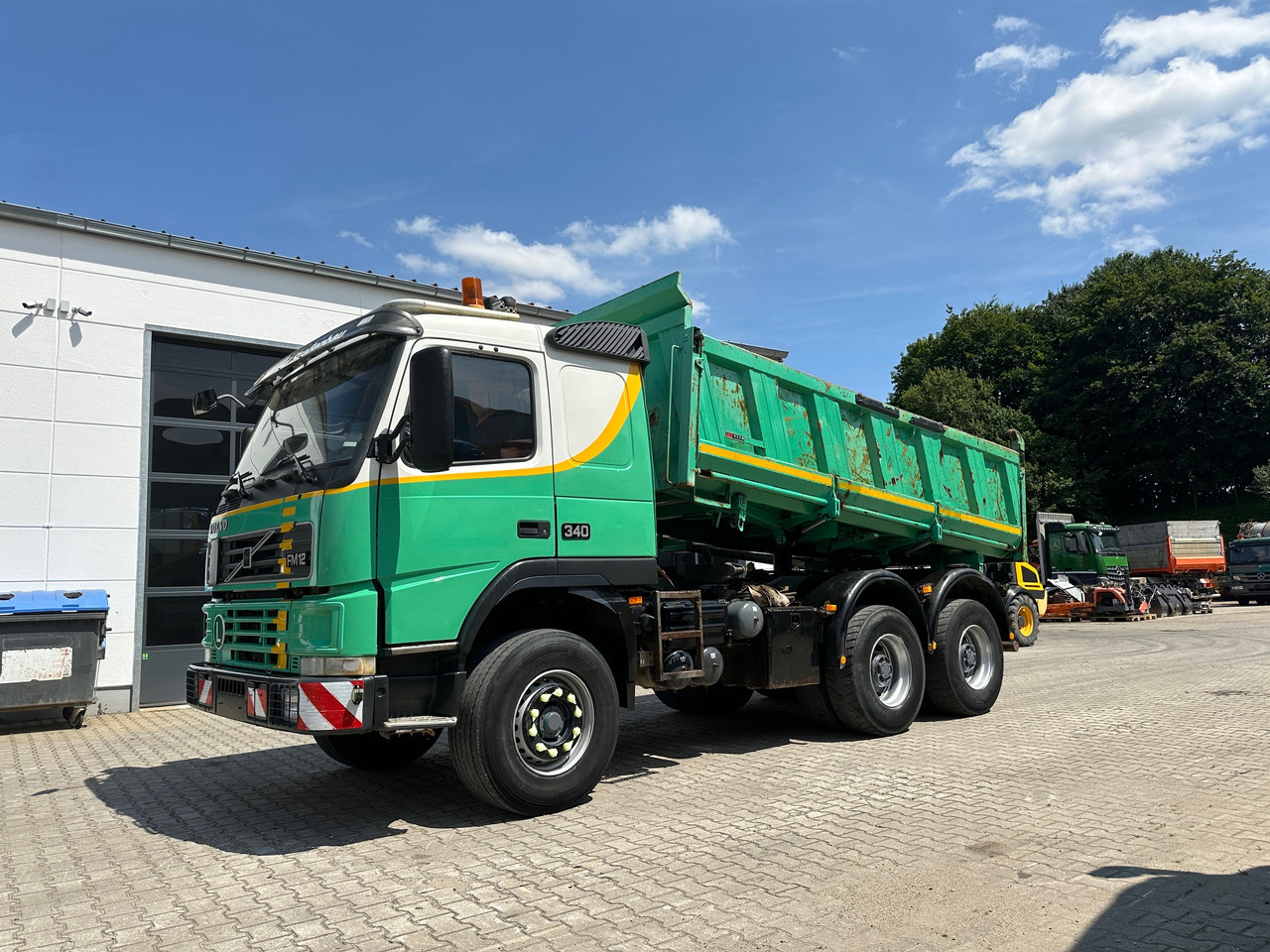 Volvo FM12 340 3-Seiten-Kipper Bordmatic AHK Klima - شاحنة قلاب: صورة 2 Volvo FM12 340 3-Seiten-Kipper Bordmatic AHK Klima - شاحنة قلاب: صورة 2