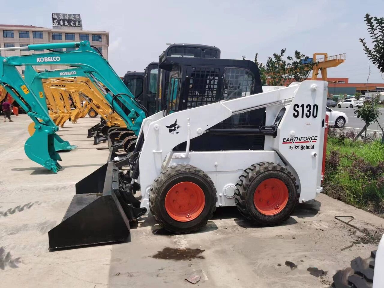 Bobcat S130 - شيول صغير: صورة 2 Bobcat S130 - شيول صغير: صورة 2