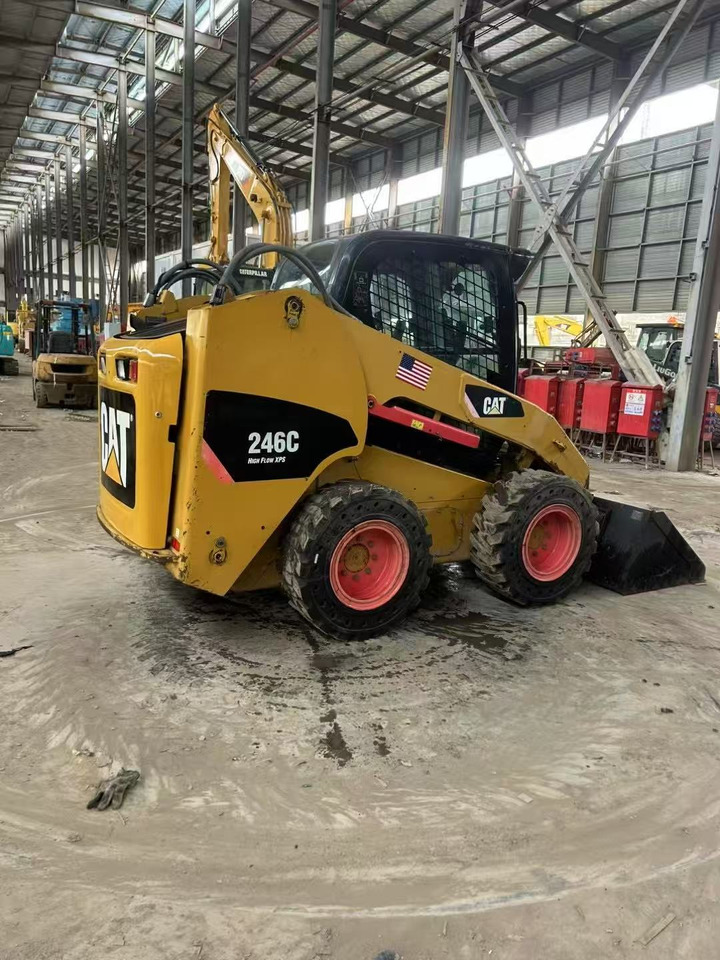 Caterpillar 246C - شيول صغير: صورة 3 Caterpillar 246C - شيول صغير: صورة 3