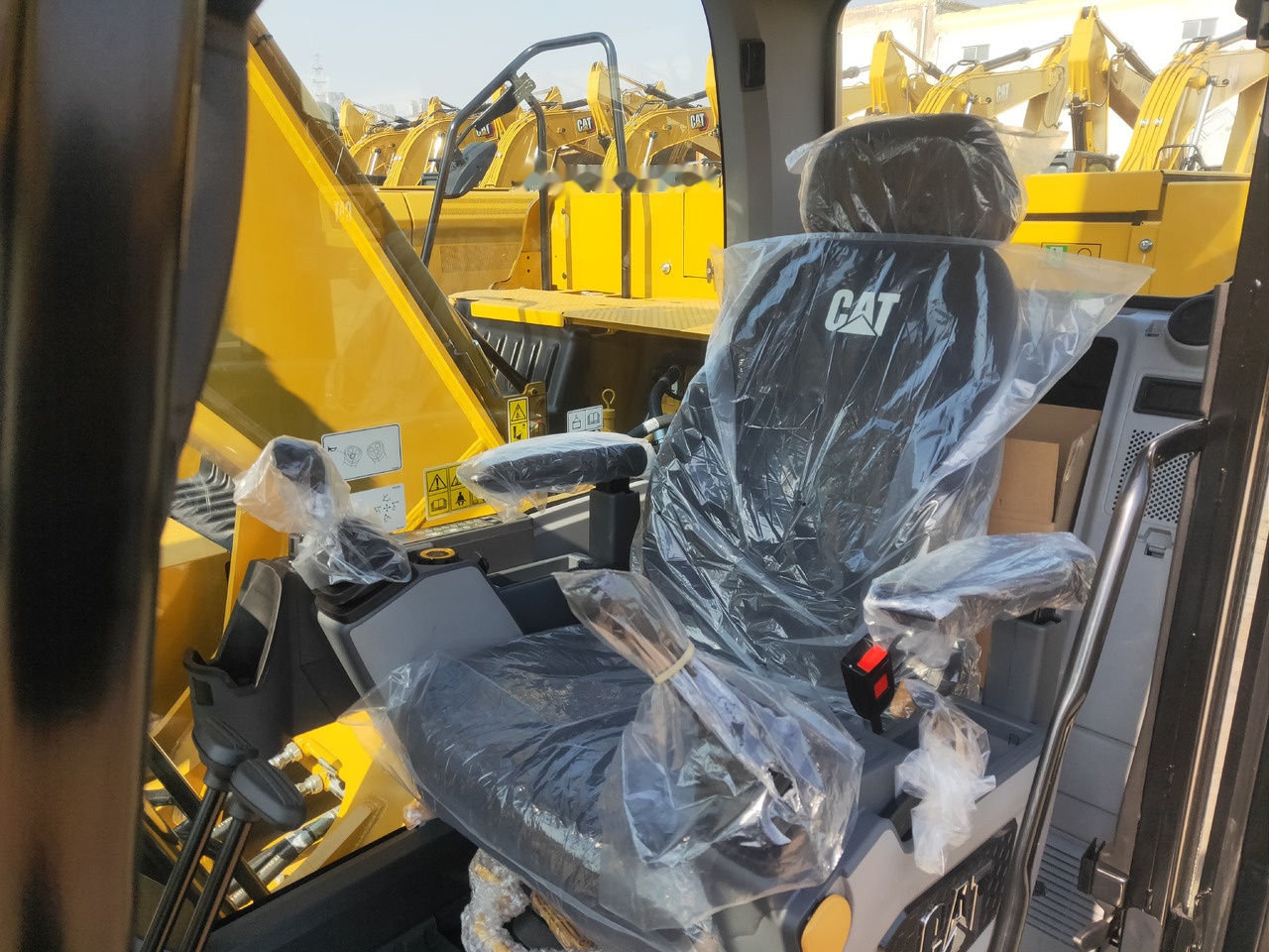 Caterpillar 326GC - حفار زاحف: صورة 5 Caterpillar 326GC - حفار زاحف: صورة 5