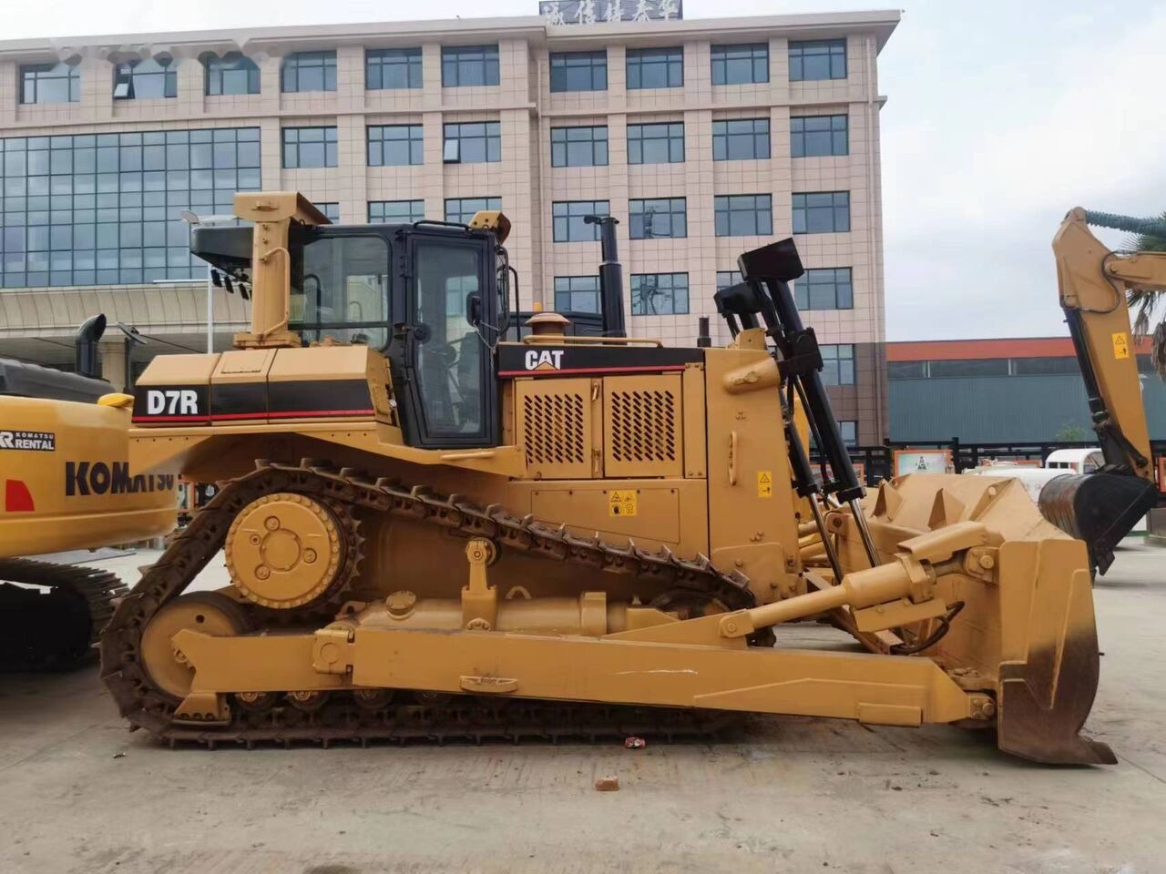 Caterpillar D7R - بلدوزر: صورة 3 Caterpillar D7R - بلدوزر: صورة 3