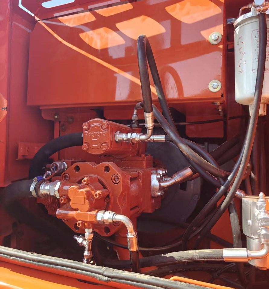 حفار ذو عجلات Doosan DH150W: صورة 9 حفار ذو عجلات Doosan DH150W: صورة 9