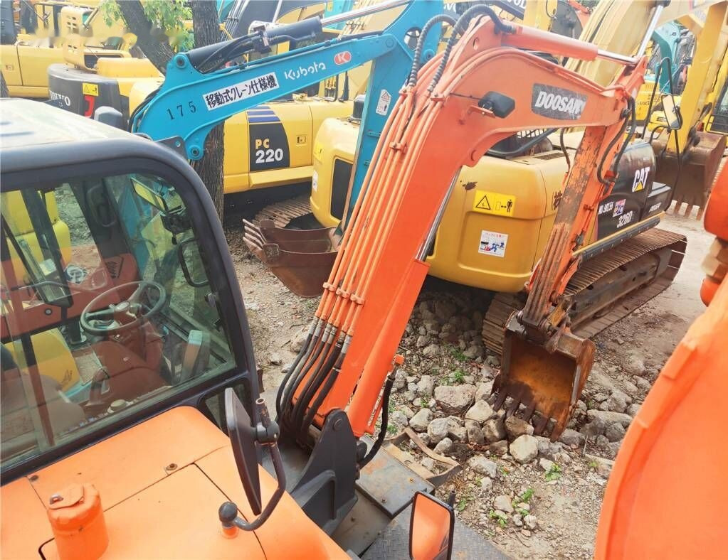 Doosan DX60 W - حفار ذو عجلات: صورة 3 Doosan DX60 W - حفار ذو عجلات: صورة 3
