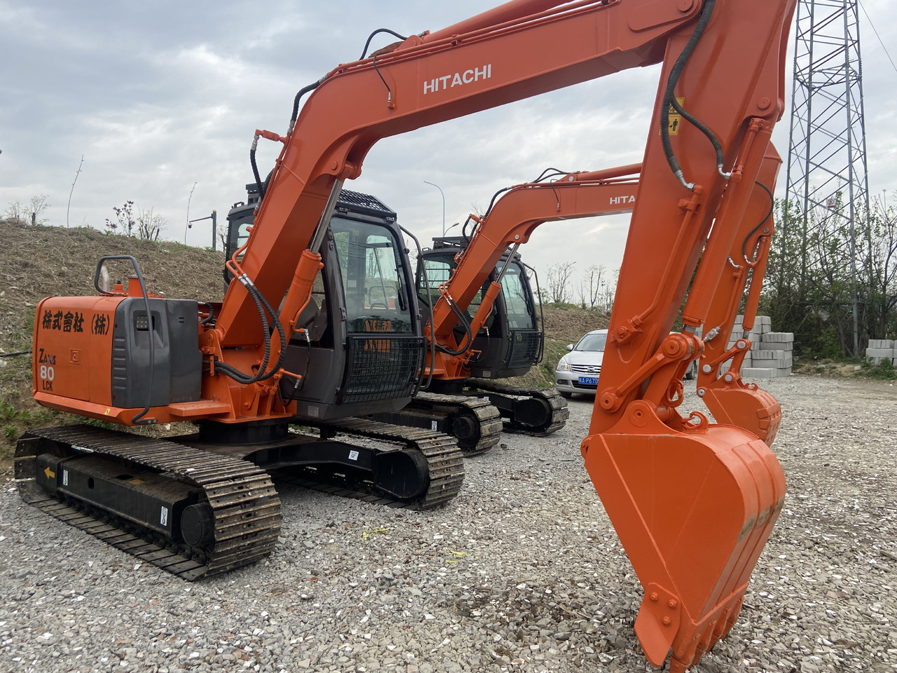 HITACHI ZX80 - حفار صغير: صورة 3 HITACHI ZX80 - حفار صغير: صورة 3