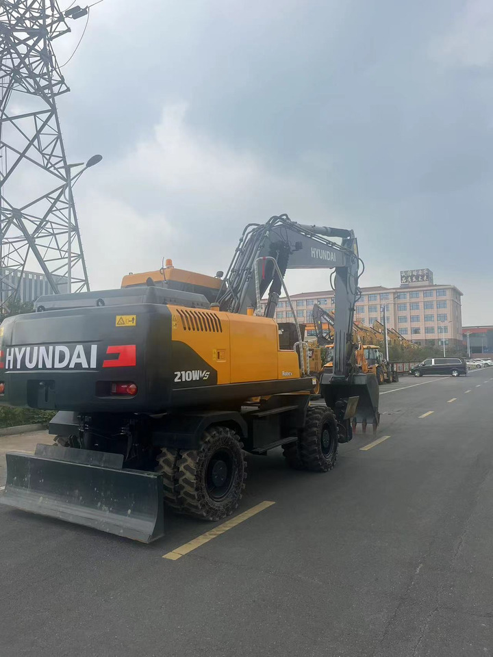 HYUNDAI R210W - حفار ذو عجلات: صورة 2 HYUNDAI R210W - حفار ذو عجلات: صورة 2