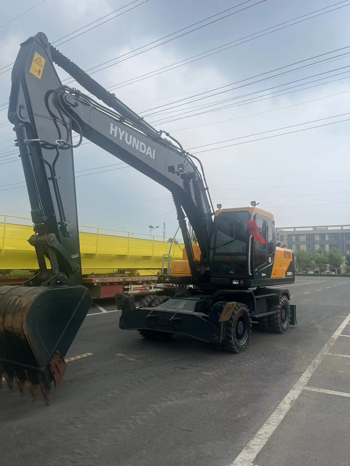 HYUNDAI R210W - حفار ذو عجلات: صورة 3 HYUNDAI R210W - حفار ذو عجلات: صورة 3