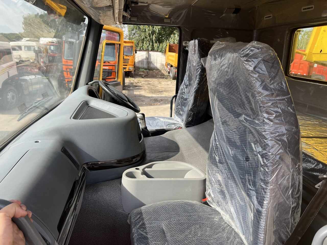 Howo - شاحنة قلاب: صورة 2 Howo - شاحنة قلاب: صورة 2