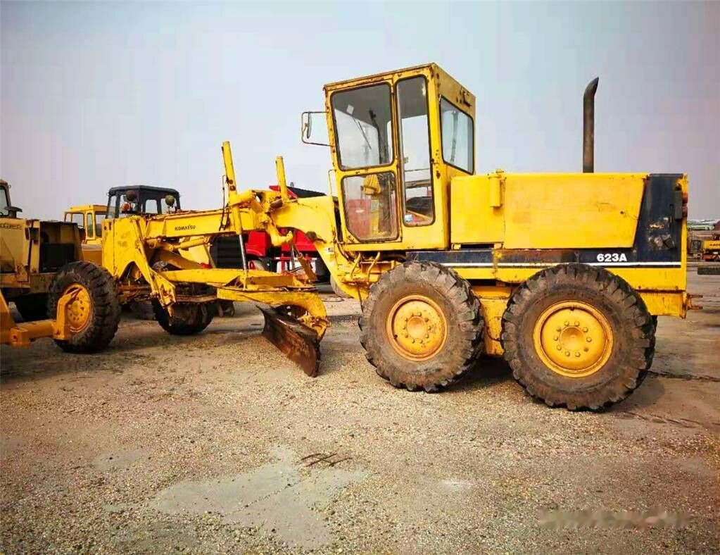 Komatsu GD623A - ماكينة تسوية: صورة 5 Komatsu GD623A - ماكينة تسوية: صورة 5