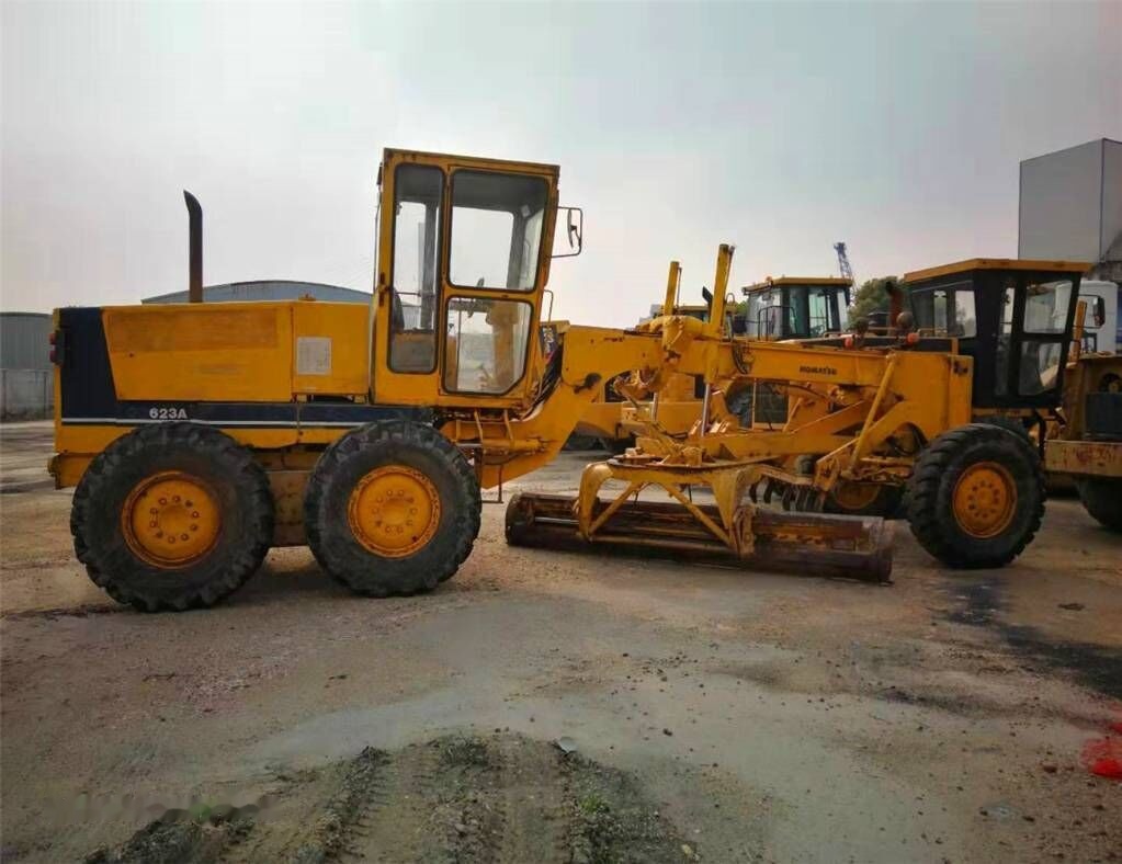 Komatsu GD623A - ماكينة تسوية: صورة 3 Komatsu GD623A - ماكينة تسوية: صورة 3