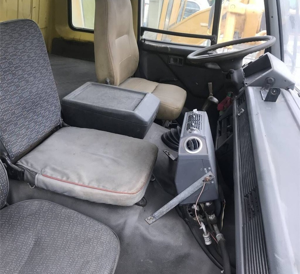 Mitsubishi FV415J - شاحنة خلاطة خرسانة: صورة 5 Mitsubishi FV415J - شاحنة خلاطة خرسانة: صورة 5