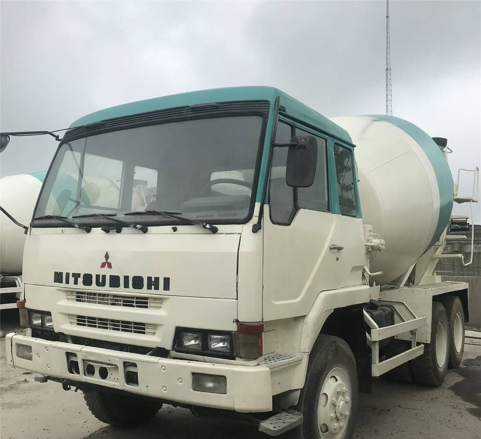 Mitsubishi FV415J - شاحنة خلاطة خرسانة: صورة 1 Mitsubishi FV415J - شاحنة خلاطة خرسانة: صورة 1