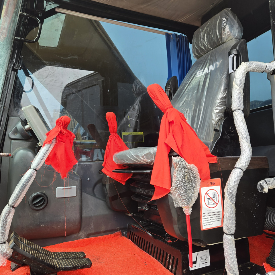 حفّار SANY SY235C: صورة 10