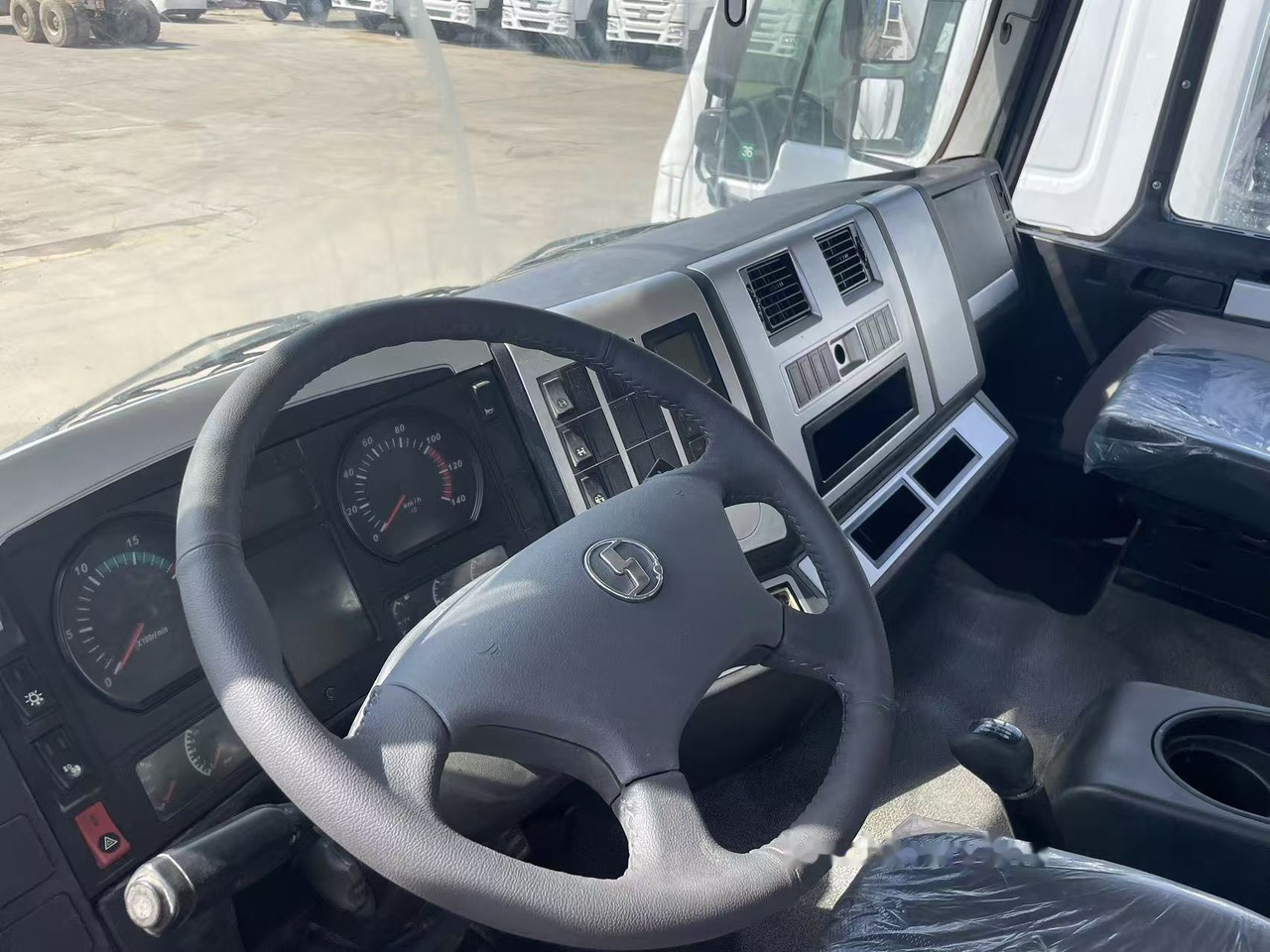 Shacman F3000 Concrete mixer truck - شاحنة خلاطة خرسانة: صورة 4 Shacman F3000 Concrete mixer truck - شاحنة خلاطة خرسانة: صورة 4