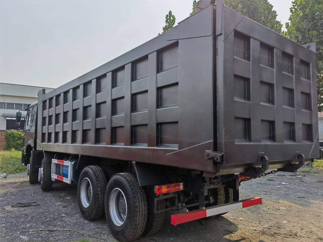 شاحنة قلاب Sinotruk HOWO 371 8*4 Dump truck: صورة 7