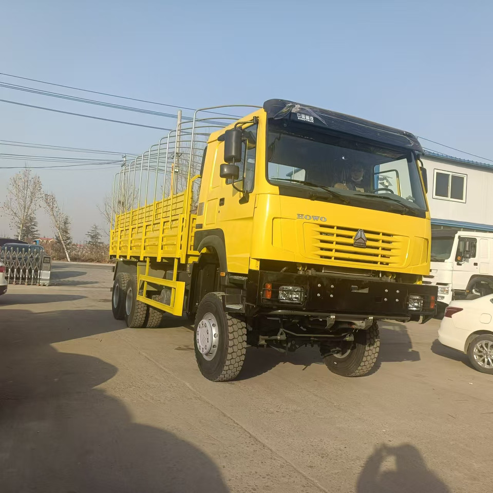 Sinotruk HOWO 6*4 Troop Carrier - شاحنات مسطحة: صورة 2 Sinotruk HOWO 6*4 Troop Carrier - شاحنات مسطحة: صورة 2