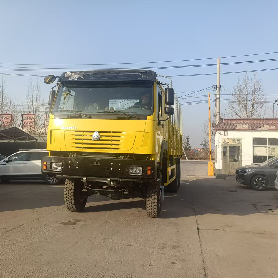 Sinotruk HOWO 6*4 Troop Carrier - شاحنات مسطحة: صورة 3 Sinotruk HOWO 6*4 Troop Carrier - شاحنات مسطحة: صورة 3