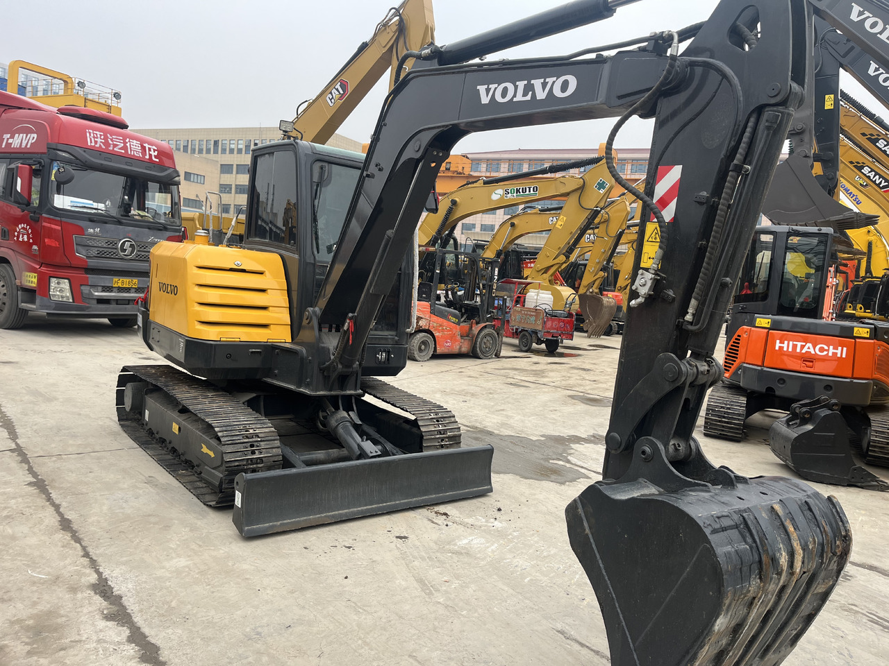 VOLVO EC60D - حفار صغير: صورة 3 VOLVO EC60D - حفار صغير: صورة 3