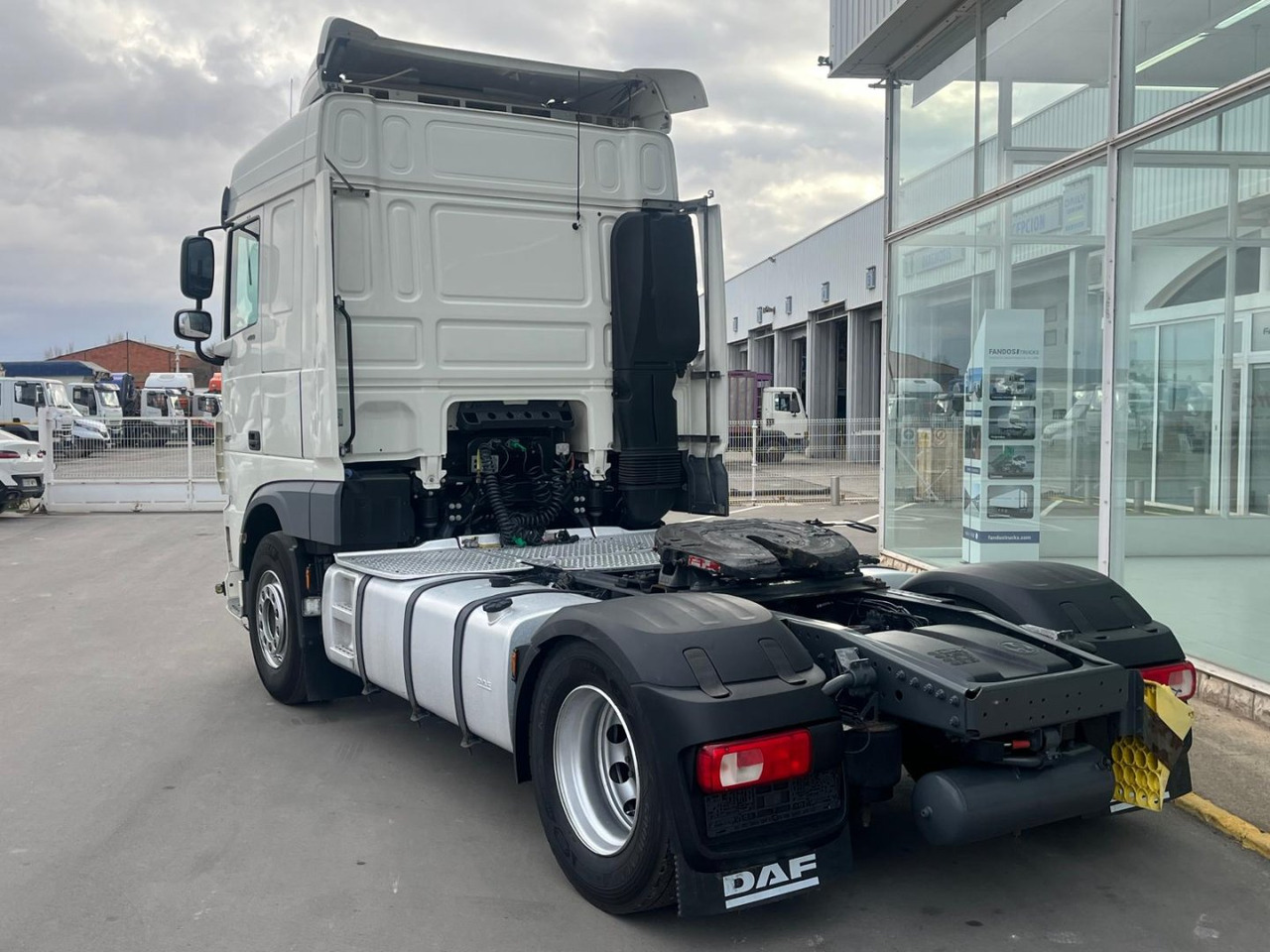 Cabeza Tractora DAF 480 AUTOMATICA CON INTARDER - مقطورة السحب: صورة 4 Cabeza Tractora DAF 480 AUTOMATICA CON INTARDER - مقطورة السحب: صورة 4
