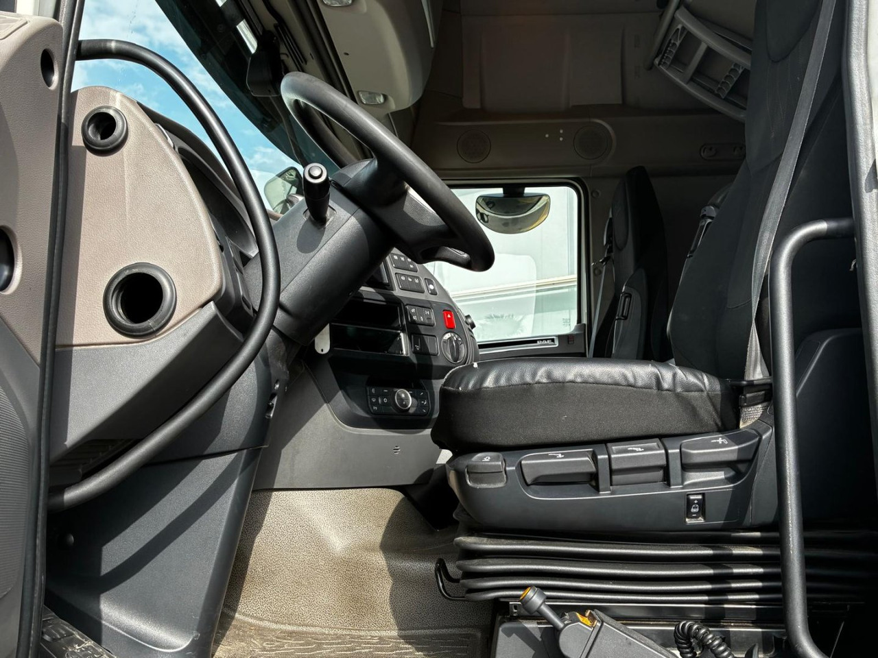 مقطورة السحب Cabeza Tractora DAF 480 SUPER SPACE CAB AUTOMATICA CON INTARDER: صورة 8