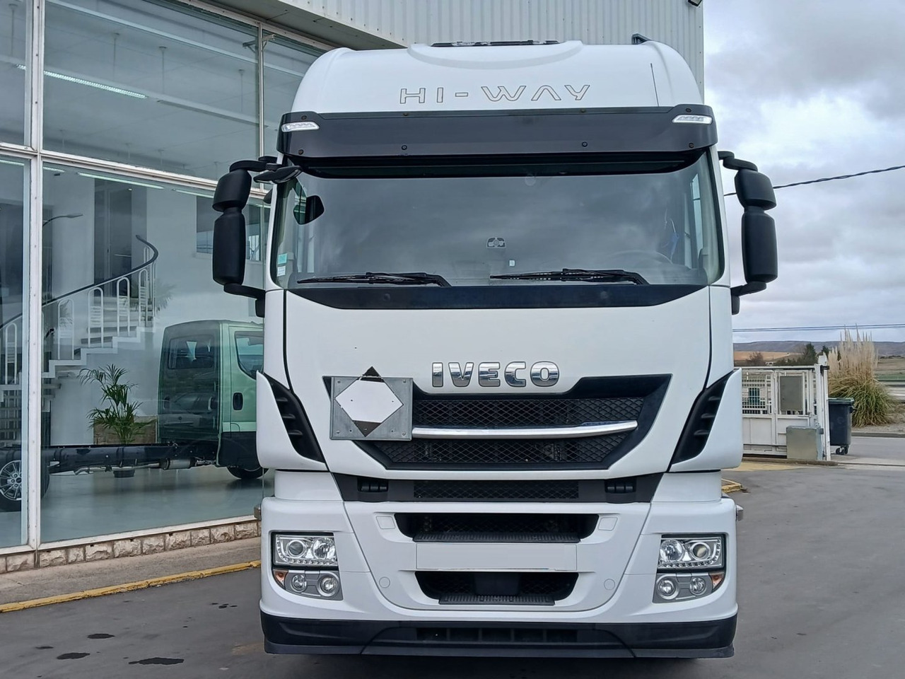 Cabeza Tractora IVECO 480 AUTOMATICO CON INTARDER - مقطورة السحب: صورة 2 Cabeza Tractora IVECO 480 AUTOMATICO CON INTARDER - مقطورة السحب: صورة 2
