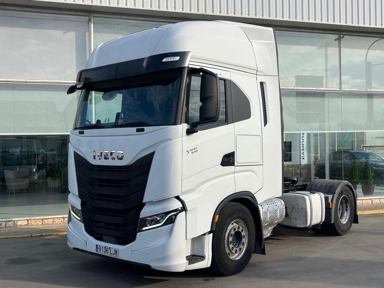 Cabeza Tractora IVECO 510 AUTOMATICO INTARDER - مقطورة السحب: صورة 1 Cabeza Tractora IVECO 510 AUTOMATICO INTARDER - مقطورة السحب: صورة 1