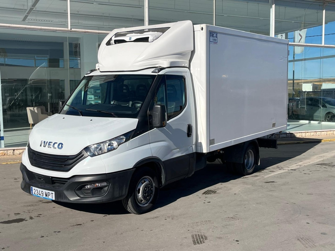 Frigorífico IVECO 35C16 3.0 FRIGORIFICA - شاحنة توصيل مبردة: صورة 1 Frigorífico IVECO 35C16 3.0 FRIGORIFICA - شاحنة توصيل مبردة: صورة 1