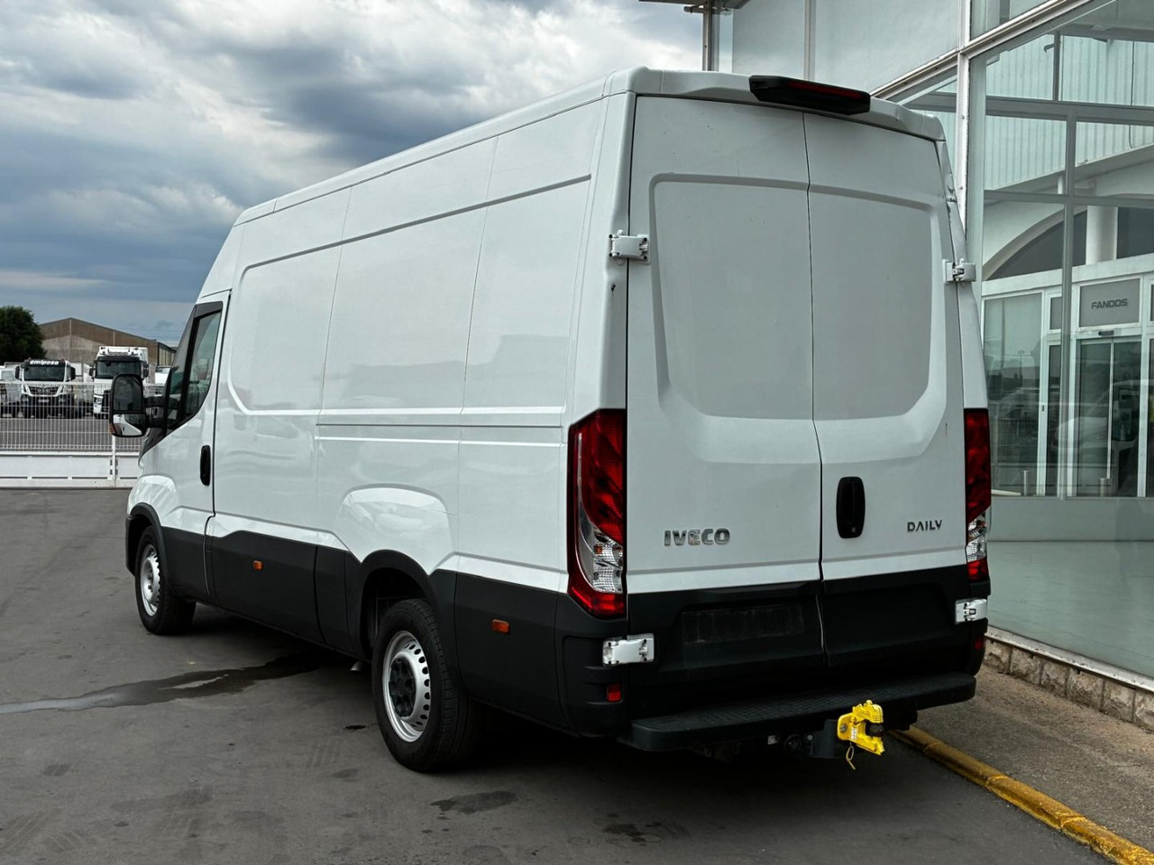 Furgón IVECO 35S14 V 12m3 - فان: صورة 4 Furgón IVECO 35S14 V 12m3 - فان: صورة 4