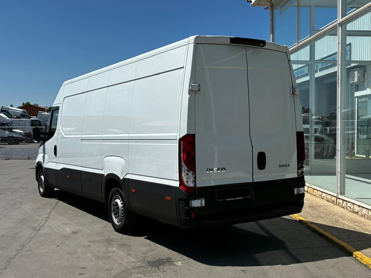 Furgón IVECO 35S14 V 16m3 - فان: صورة 4 Furgón IVECO 35S14 V 16m3 - فان: صورة 4
