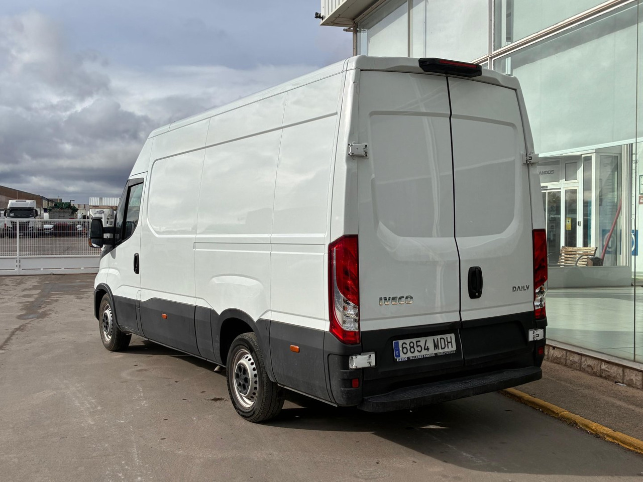 Furgón IVECO 35S16 V 12m3 - فان: صورة 4 Furgón IVECO 35S16 V 12m3 - فان: صورة 4