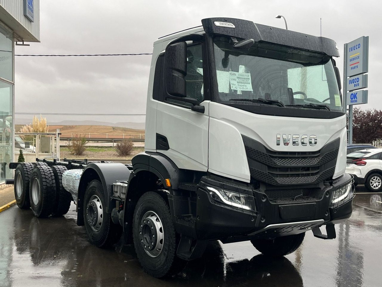 Volquete/Dumper IVECO T-WAY 510cv 8X4 - شاحنة بهيكل معدني للمقصورة: صورة 3 Volquete/Dumper IVECO T-WAY 510cv 8X4 - شاحنة بهيكل معدني للمقصورة: صورة 3