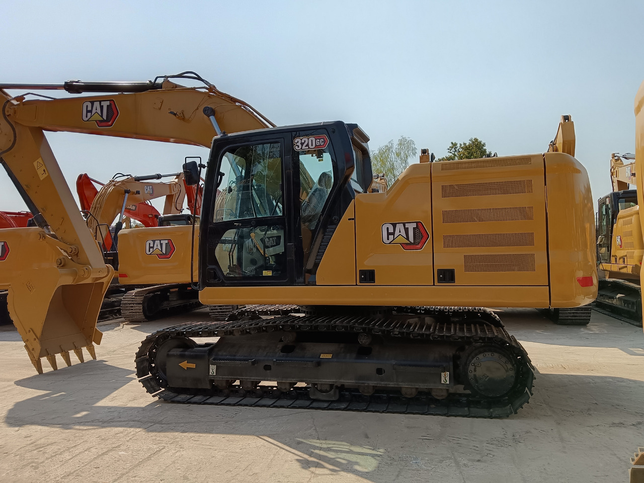 CATERPILLAR 320 GC CAT 320GC 330GC 336GC 323GC - حفار زاحف: صورة 2 CATERPILLAR 320 GC CAT 320GC 330GC 336GC 323GC - حفار زاحف: صورة 2