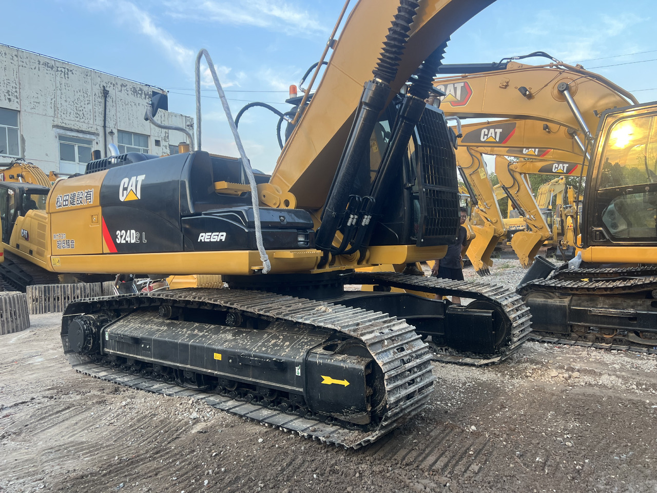 CATERPILLAR 324DL CAT 324D 2 L - حفار زاحف: صورة 3 CATERPILLAR 324DL CAT 324D 2 L - حفار زاحف: صورة 3