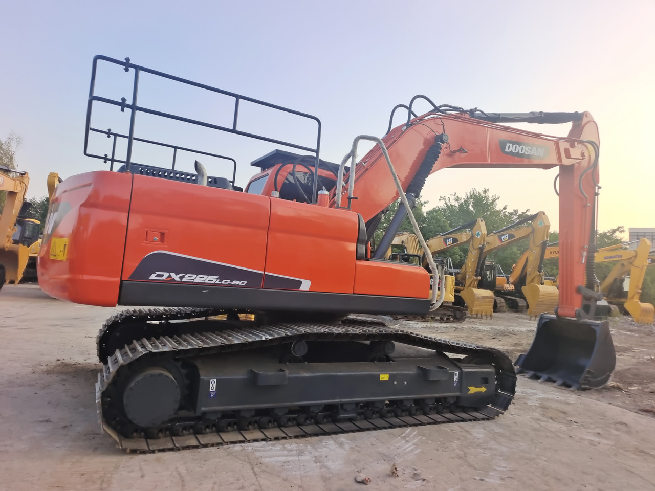 DOOSAN DX225LC-9C CHINA BIGGEST SUPPLIER - حفار زاحف: صورة 1 DOOSAN DX225LC-9C CHINA BIGGEST SUPPLIER - حفار زاحف: صورة 1