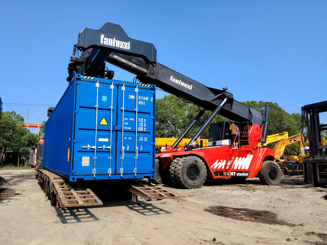 FANTUZZI CS45KM - آلة حمل الحاويات في الأماكن الصغيرة: صورة 3 FANTUZZI CS45KM - آلة حمل الحاويات في الأماكن الصغيرة: صورة 3