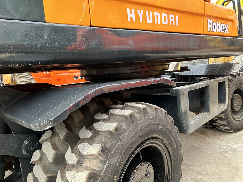 HYUNDAI 210W-9S - حفار ذو عجلات: صورة 4 HYUNDAI 210W-9S - حفار ذو عجلات: صورة 4