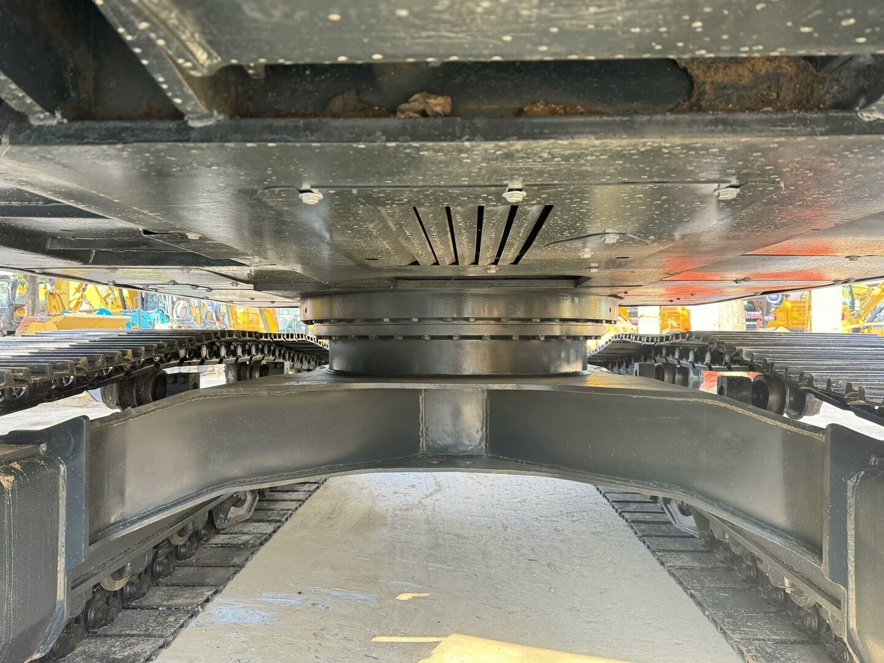 HYUNDAI 220LC-9C HX220HD - حفار زاحف: صورة 4 HYUNDAI 220LC-9C HX220HD - حفار زاحف: صورة 4