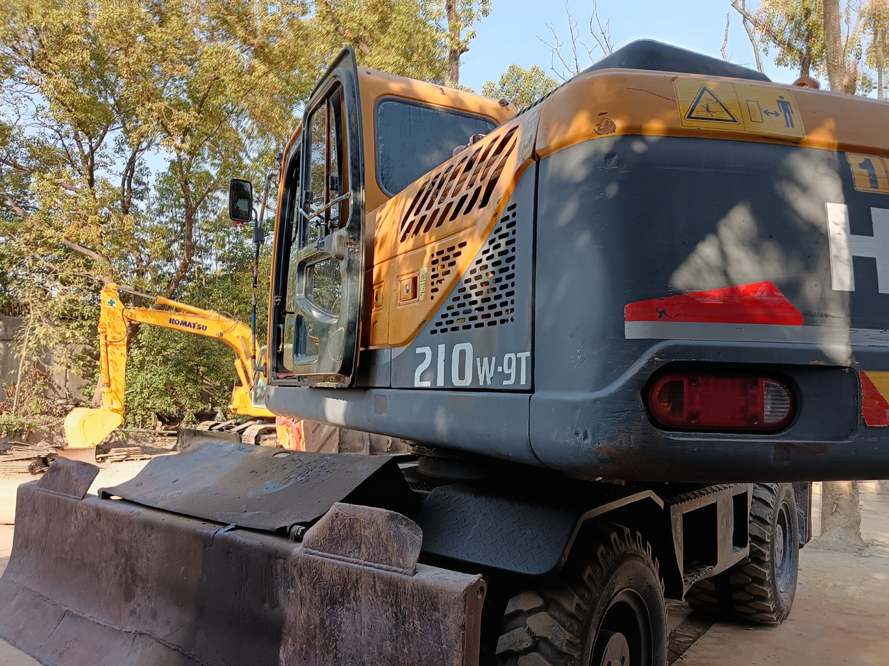 HYUNDAI R210W-9 - حفار ذو عجلات: صورة 3 HYUNDAI R210W-9 - حفار ذو عجلات: صورة 3