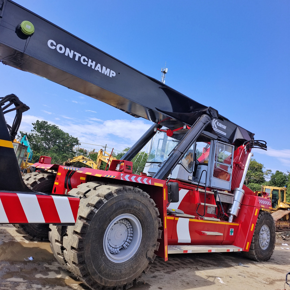 KALMAR DRF 450 DRT450 DRT DRD DRU 450 45 TON - آلة حمل الحاويات في الأماكن الصغيرة: صورة 3 KALMAR DRF 450 DRT450 DRT DRD DRU 450 45 TON - آلة حمل الحاويات في الأماكن الصغيرة: صورة 3
