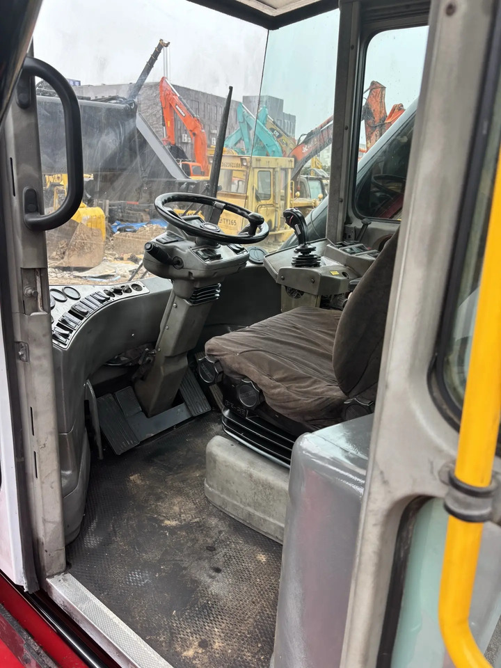 KALMAR DRS4527-S5 DRF450 DRD450 DRT450 - آلة نقل الحاويات: صورة 5 KALMAR DRS4527-S5 DRF450 DRD450 DRT450 - آلة نقل الحاويات: صورة 5