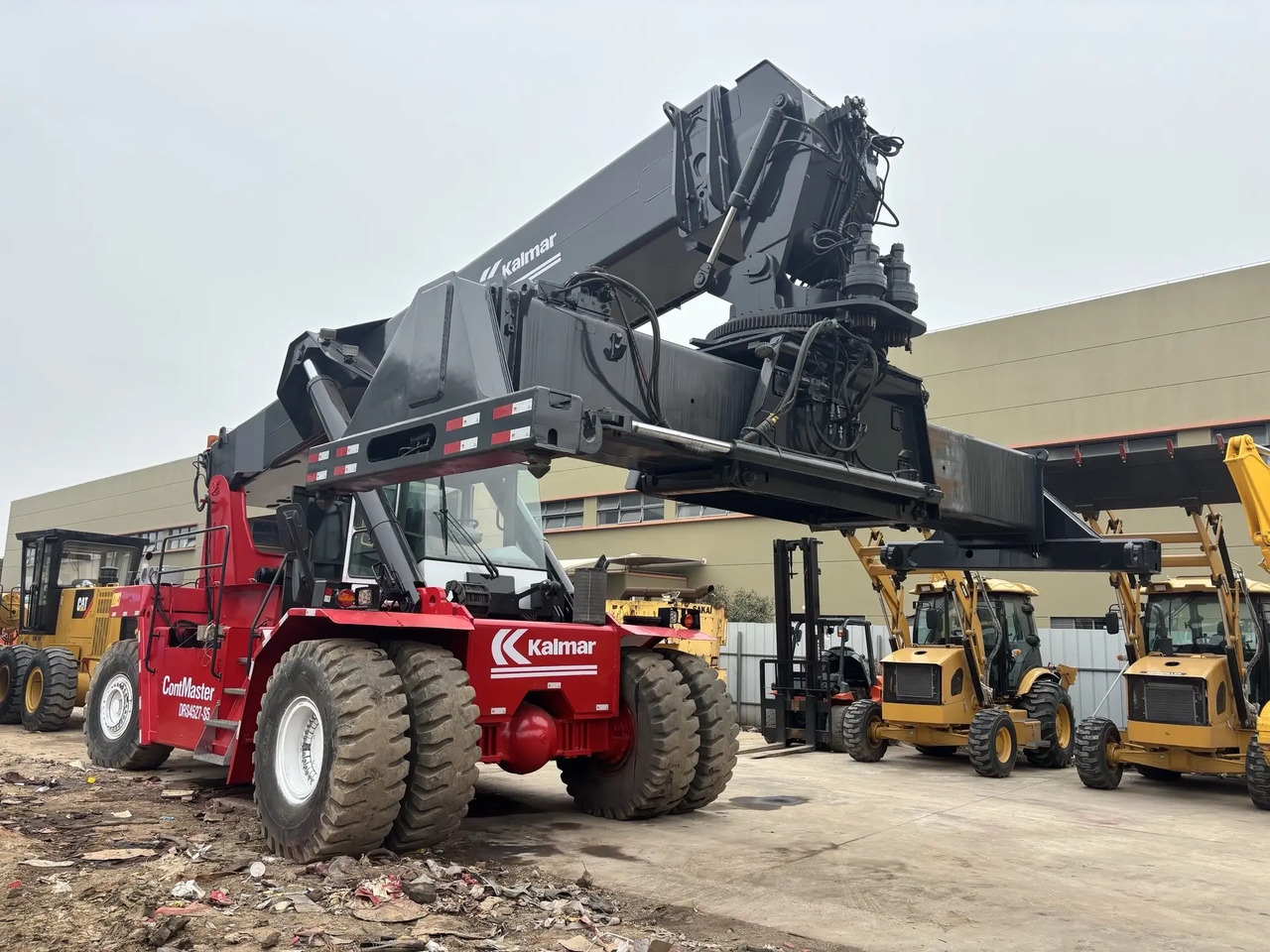 KALMAR DRS4527-S5 DRF450 DRD450 DRT450 - آلة نقل الحاويات: صورة 2 KALMAR DRS4527-S5 DRF450 DRD450 DRT450 - آلة نقل الحاويات: صورة 2