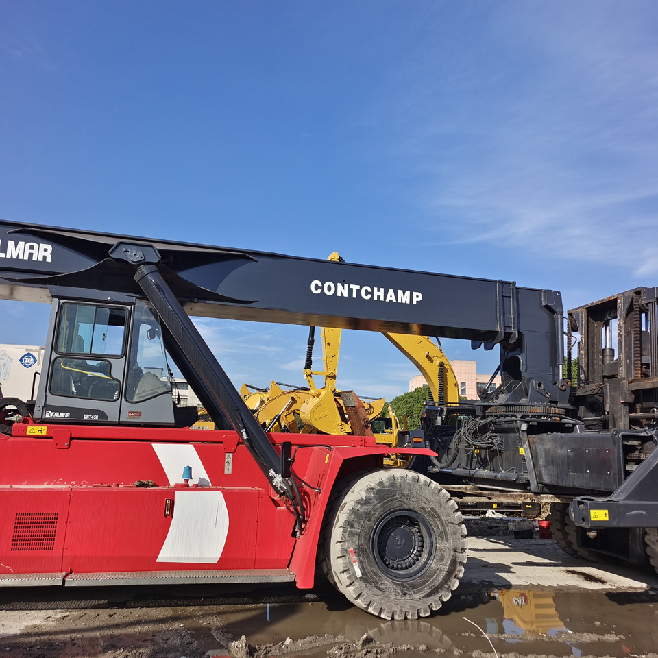 KALMAR DRT450 DRT DRD DRU 450 45 TON - آلة حمل الحاويات في الأماكن الصغيرة: صورة 2 KALMAR DRT450 DRT DRD DRU 450 45 TON - آلة حمل الحاويات في الأماكن الصغيرة: صورة 2