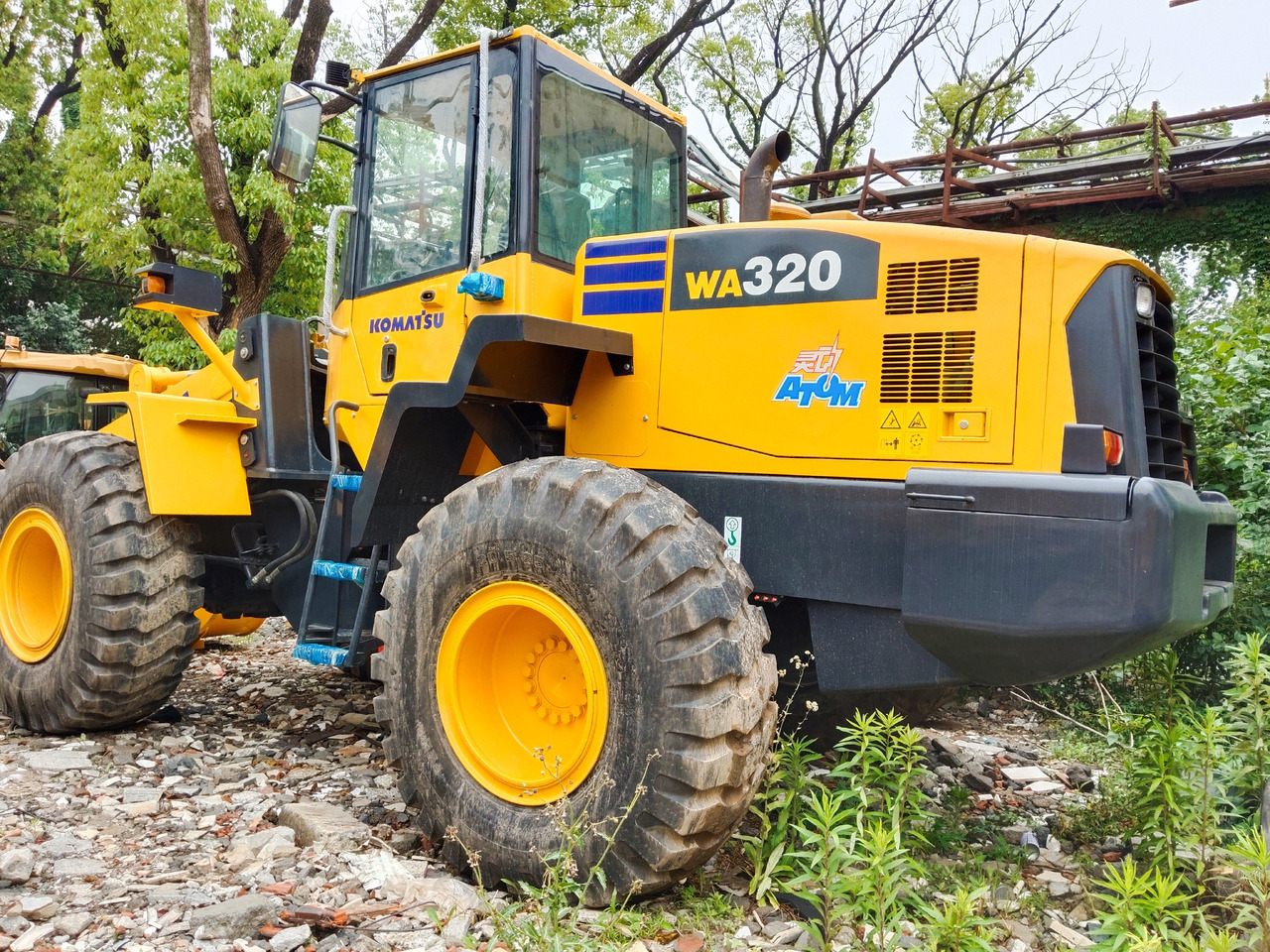 KOMATSU WA 320 WA320-5 - اللودر بعجل: صورة 1 KOMATSU WA 320 WA320-5 - اللودر بعجل: صورة 1